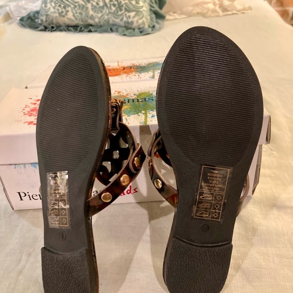 Girls New in Box Pierre Dumas Sandals Size 1 - Picture 2 of 2